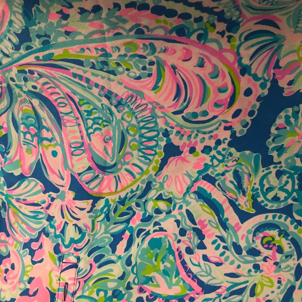 Lilly Pulitzer Elsa silk top Dream Team paisley leaves starfish lobsters shells - Picture 10 of 10